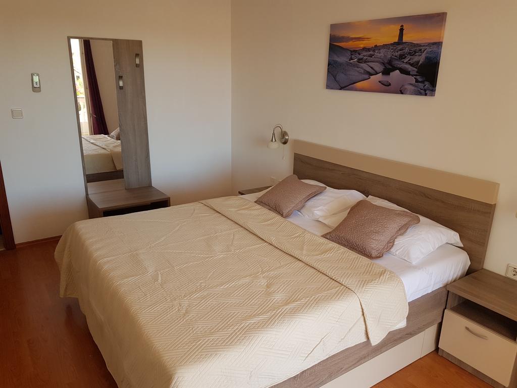 Pansion Marco Polo Hotel Petrcane Ngoại thất bức ảnh